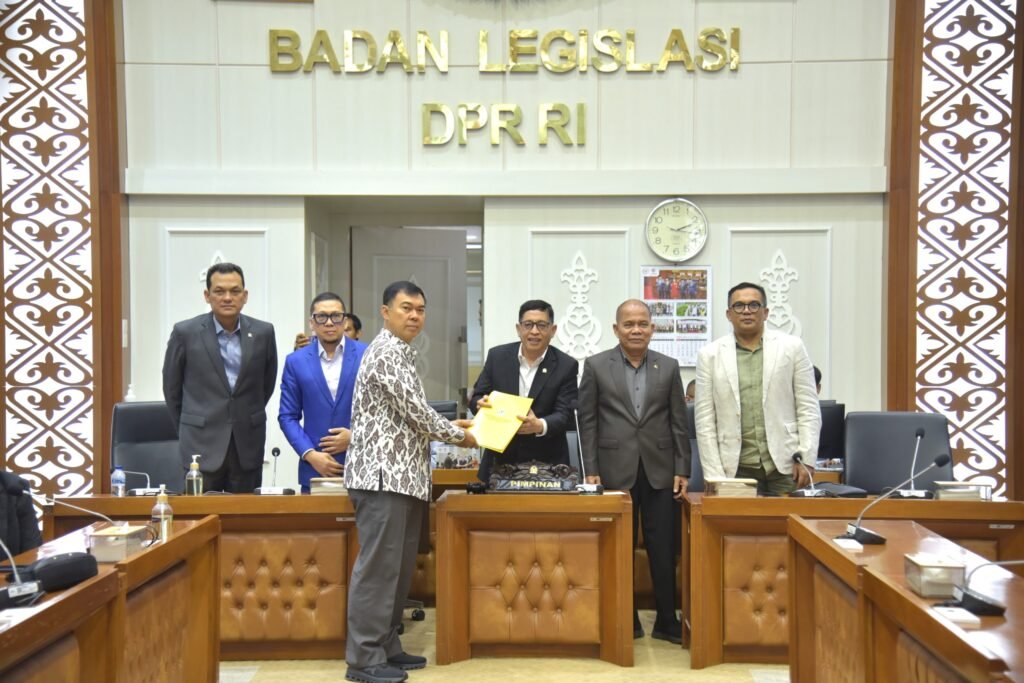 Setujui RUU Pelindungan Pekerja Migran, Rycko Menoza Sampaikan Sejumlah Poin Jadi Perhatian