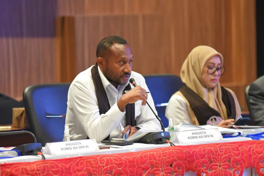 Legislator Soroti Selisih Data WNA dan Pengawasan Tenaga Kerja Asing di Jatim