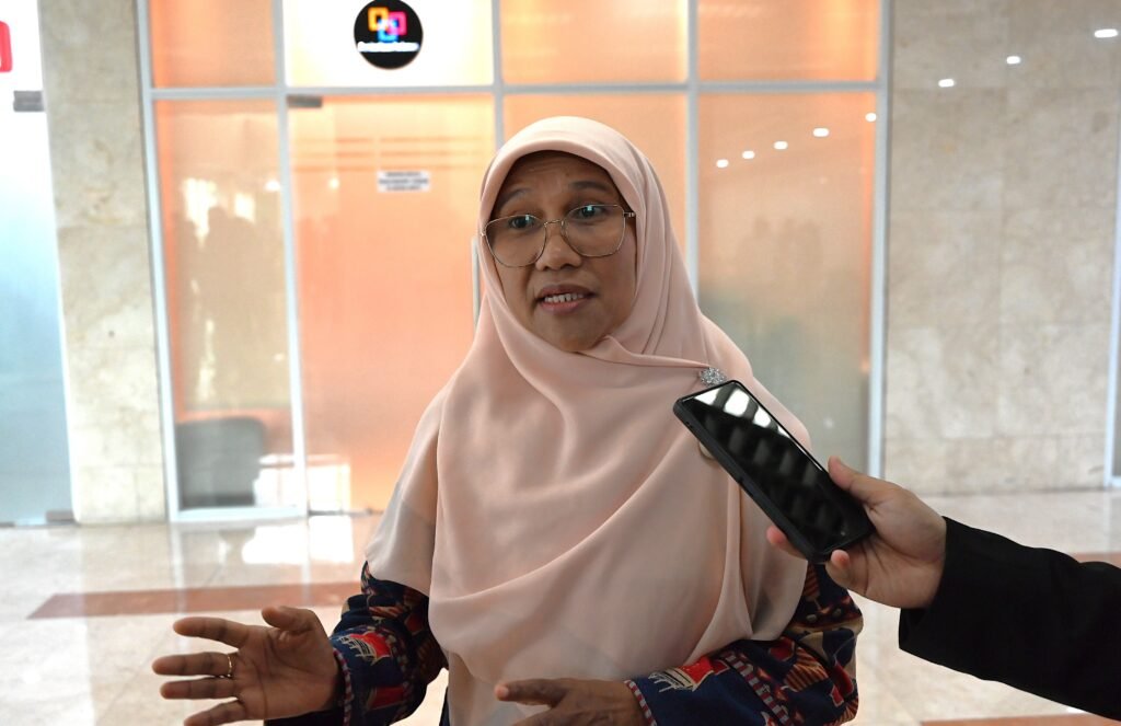 Saadiah Uluputty Soroti Kepastian Aturan Hijab bagi Calon Kadet Unhan